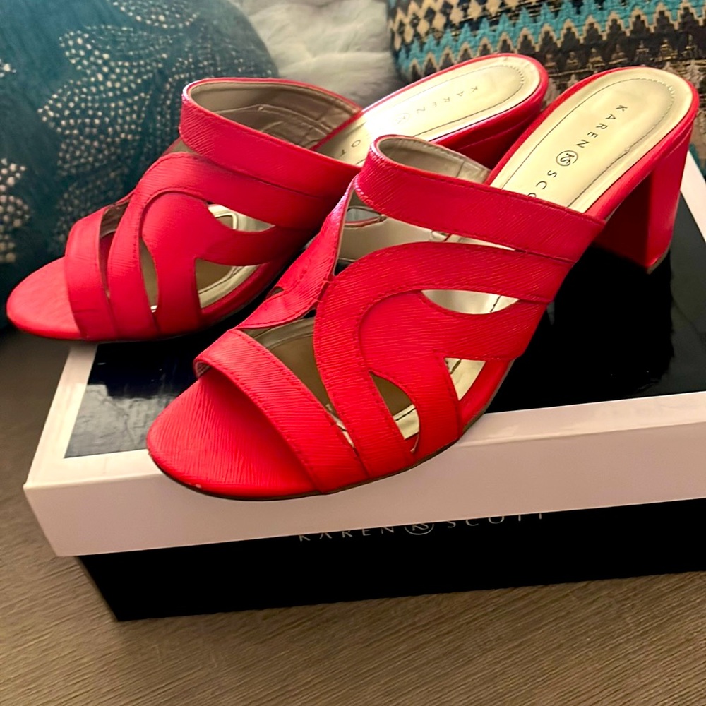 Karen Scott coral slip in slide sandals